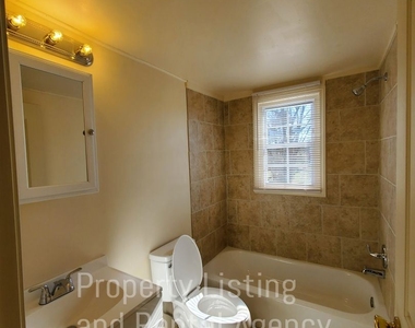 3411 W Walnut Street - Photo Thumbnail 4