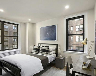 160 East 48th Street - Photo Thumbnail 2