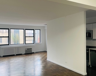 20 Beekman Place, 2C - Photo Thumbnail 1