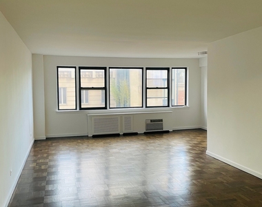 20 Beekman Place, 2C - Photo Thumbnail 4