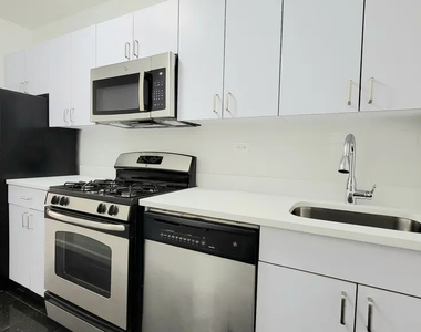 20 Beekman Place, 2C - Photo Thumbnail 3