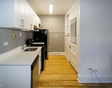 633 W. Cornelia, Unit E-7 - Photo Thumbnail 2