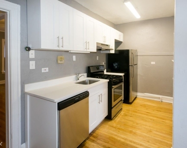 633 W. Cornelia, Unit E-4 - Photo Thumbnail 1