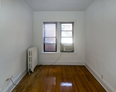 633 W. Cornelia, Unit E-4 - Photo Thumbnail 4