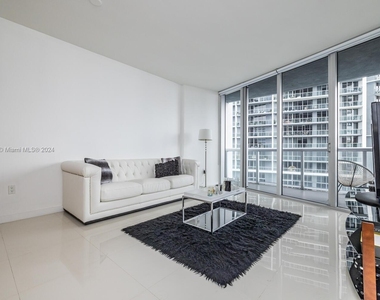 495 Brickell Ave - Photo Thumbnail 7