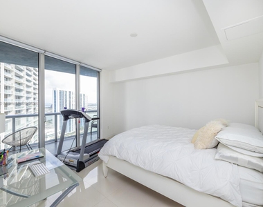 495 Brickell Ave - Photo Thumbnail 16