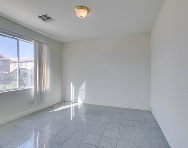 3103 Azure Bay Street - Photo Thumbnail 47