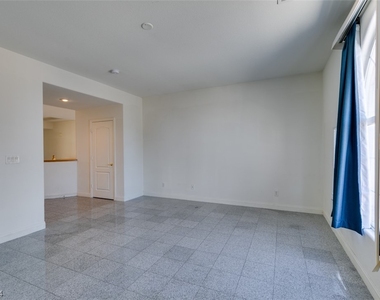 3103 Azure Bay Street - Photo Thumbnail 45