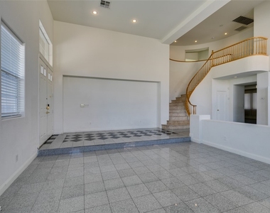 3103 Azure Bay Street - Photo Thumbnail 18