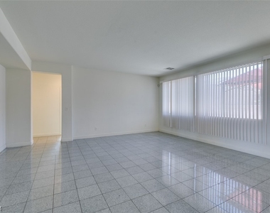 3103 Azure Bay Street - Photo Thumbnail 29