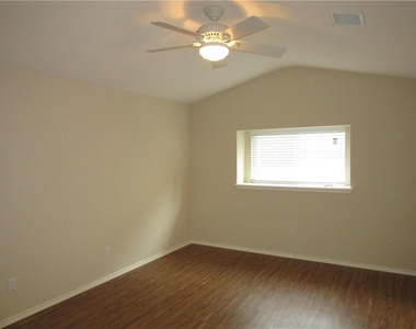 1501  Colorado Bend Dr - Photo Thumbnail 8