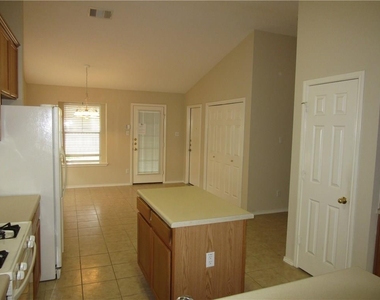 1501  Colorado Bend Dr - Photo Thumbnail 4