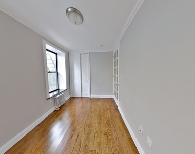 East 100th Street, Unit 3b - Photo Thumbnail 4