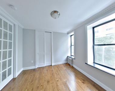 East 100th Street, Unit 3b - Photo Thumbnail 3