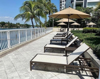 5600 Collins Ave - Photo Thumbnail 15