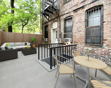 454 West 22nd Street - Photo Thumbnail 6