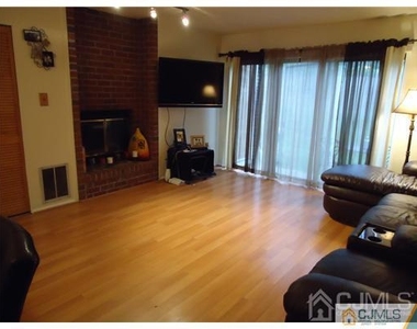 47 Daniel Drive - Photo Thumbnail 2