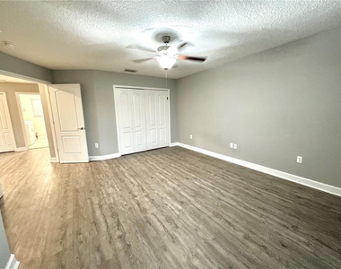 11523 Peru Springs Place - Photo Thumbnail 35