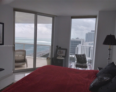 4775 Collins Ave - Photo Thumbnail 10