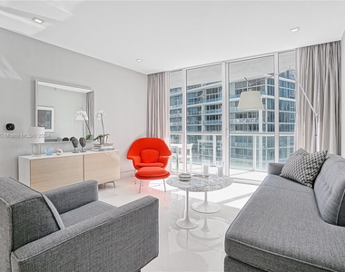 475 Brickell Ave - Photo Thumbnail 5