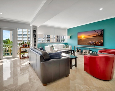 1408 Brickell Bay Dr - Photo Thumbnail 5