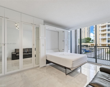 540 Brickell Key Dr - Photo Thumbnail 1