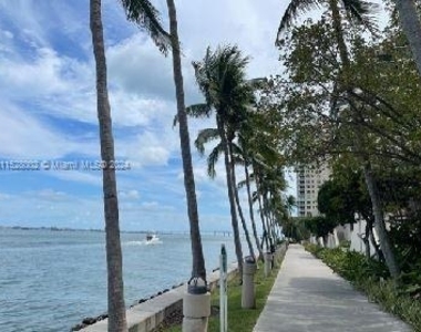 540 Brickell Key Dr - Photo Thumbnail 12