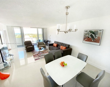 5601 Collins Ave - Photo Thumbnail 1