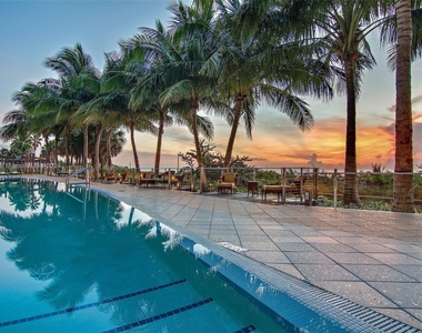 6799 Collins Ave - Photo Thumbnail 28