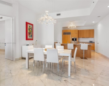 15901 Collins Ave (avail 5/1-11/15) - Photo Thumbnail 7