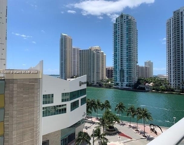 300 S Biscayne Blvd - Photo Thumbnail 16