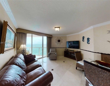 16699 Collins Ave - Photo Thumbnail 5