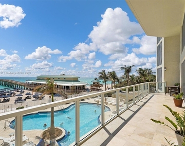 16699 Collins Ave - Photo Thumbnail 30