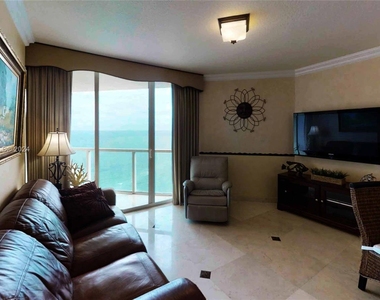 16699 Collins Ave - Photo Thumbnail 1