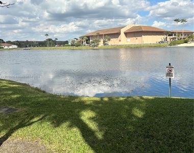 1301 Sw 134th Way - Photo Thumbnail 14