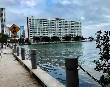 1717 N Bayshore Dr - Photo Thumbnail 21