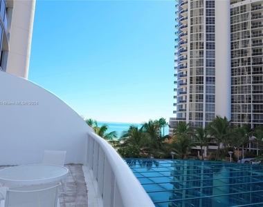 18201 Collins Ave - Photo Thumbnail 14