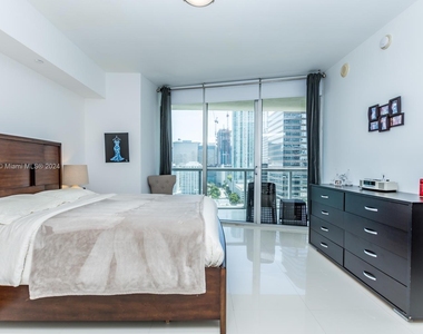 495 Brickell Ave - Photo Thumbnail 13