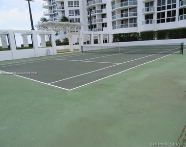 6365 Collins Ave - Photo Thumbnail 35