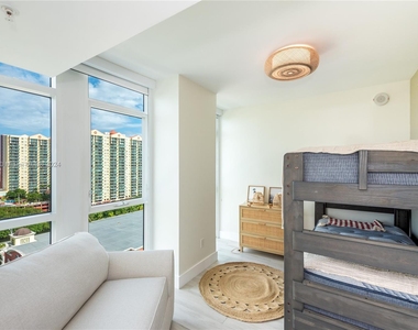 400 Sunny Isles Blvd - Photo Thumbnail 19