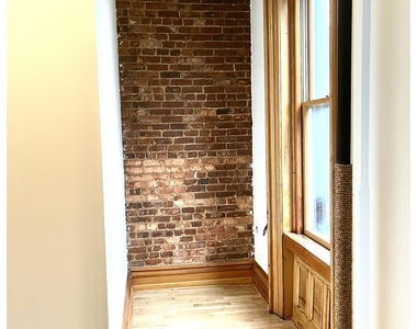 236 Washington Ave - Photo Thumbnail 8