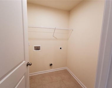 4424 Almanor Circle - Photo Thumbnail 21