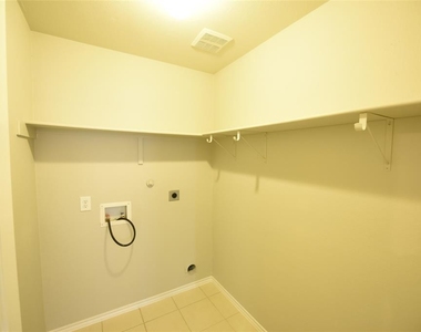 421 Stanley Falls Drive - Photo Thumbnail 17