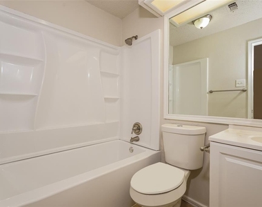 5305 Virburnum Court - Photo Thumbnail 10