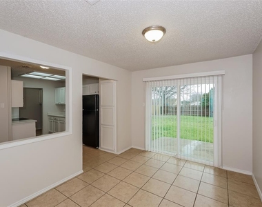 5305 Virburnum Court - Photo Thumbnail 4