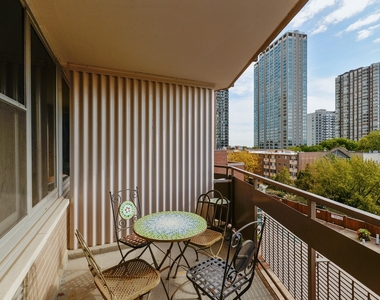 555 W Cornelia Avenue - Photo Thumbnail 8