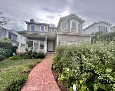 209 S Carmelina Avenue - Photo Thumbnail 3