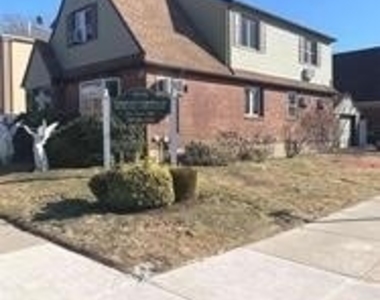 199-04 22 Avenue - Photo Thumbnail 4