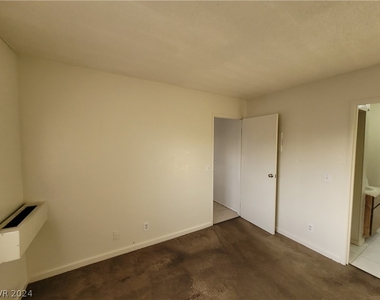 4955 Jeffreys Avenue - Photo Thumbnail 23