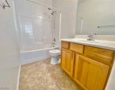 7249 Lansbrook Avenue - Photo Thumbnail 19